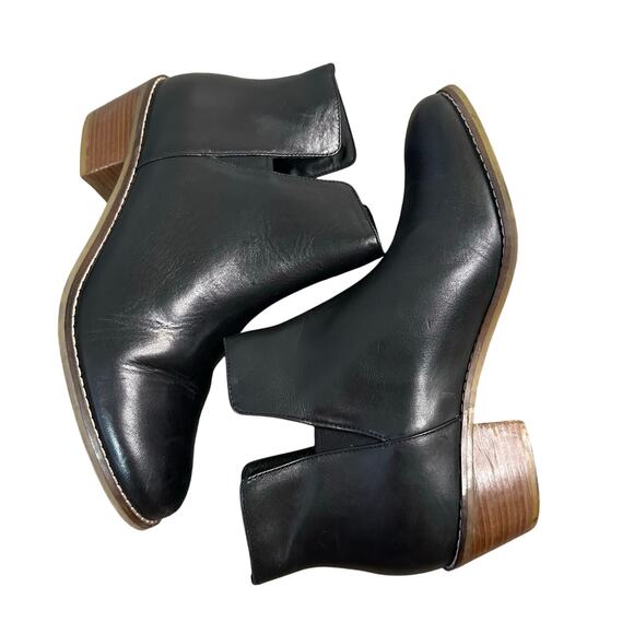COLE HAAN Women's Abbot Bootie Size 7B In Black - Picture 3 of 7